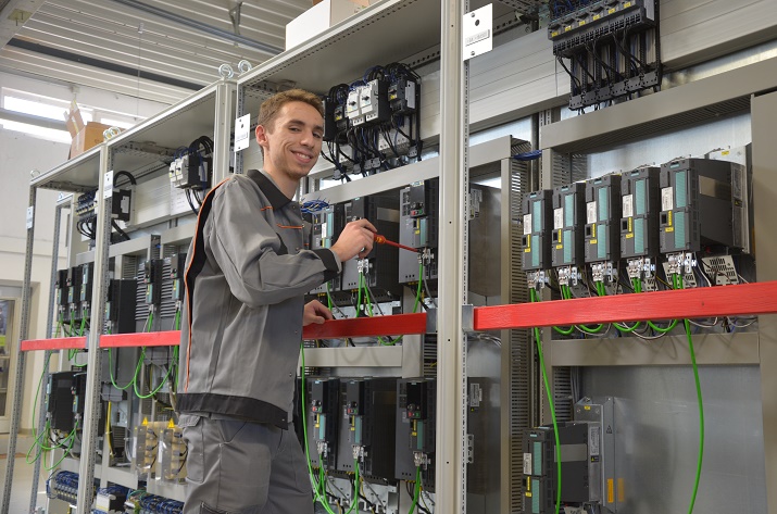 © Elektro Kreutzpointner Unternehmensgruppe © Elektro Kreutzpointner Unternehmensgruppe
